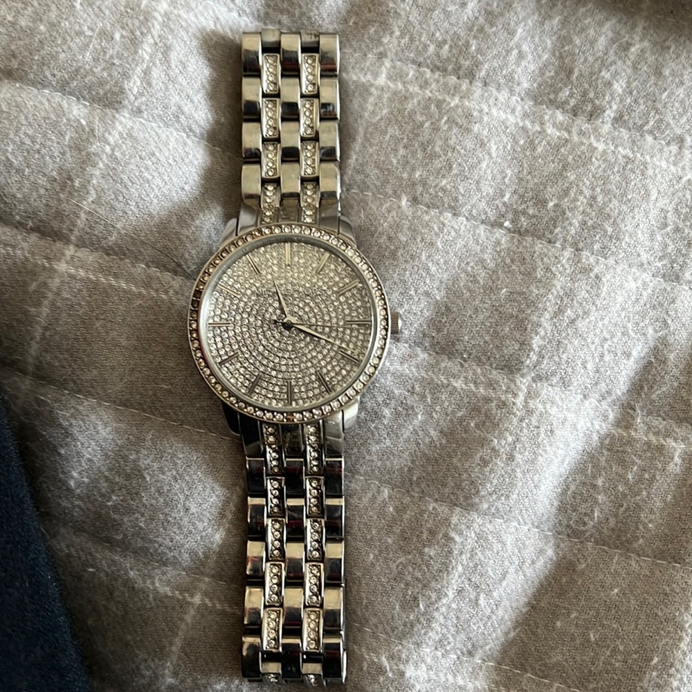 Michael Kors Ladies Watch. Needs battery.